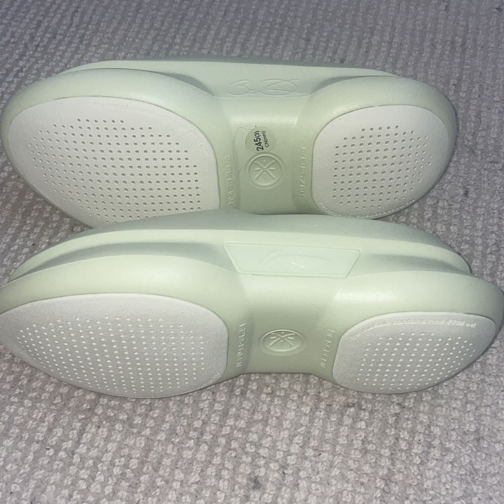 Ways of Wade clog/slides mint green size 7 - Picture 4 of 8